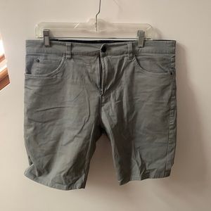 Mens Size 32 Tavik! Great value!